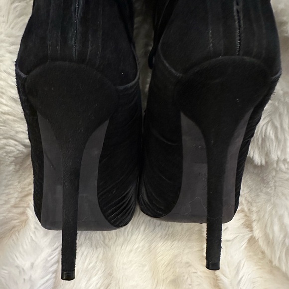 Gucci black suede fringe open top boots with zippered back size 38.5 - Picture 11 of 13